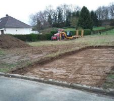 Notre terrassier est pass&eacute; ce jour pour r&eacute;aliser l'acc&egrave;s chantier et voil&agrave; une belle all&eacute;e de faite