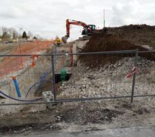 Remblai des tranchées communes en cours