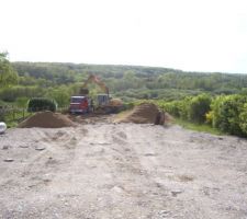 Mise en place tout venant   r&eacute;laisation chemin d'acc&egrave; partie sup&egrave;rieur principale