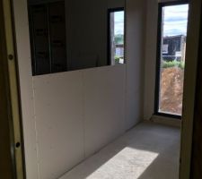 Bureau avec ouverture future verrière