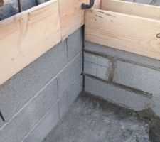 Vide sanitaire (pas d'harpage des parpaings ni d'equerre de renforts)