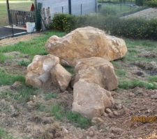 Terrassement, blocs de gr&egrave;s !