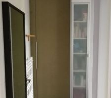 Placard salle de bain monté - Porte montée en MDF Hydrofuge