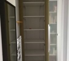 Placard salle de bain monté - Porte montée en MDF Hydrofuge