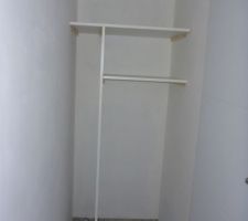 Débarras près des toilettes au rez de chaussée
