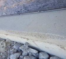 Les seuils de porte ont été réalisés en période de gel alors qu'ils auraient du être faits plusieurs mois à l'avance, de ce fait, ils s'effritent comme du sable...