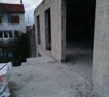 La terrasse devant la salle &agrave; manger