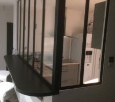 Verrière avec son retour coin cuisine