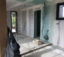 Bandes faites, on attaque le ponçage!