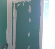 Bandes et joints faits - notre salle d'eau