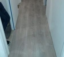 Pose du parquet flottant à l'étage