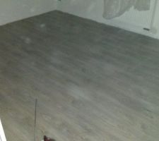 Pose du parquet flottant à l'étage