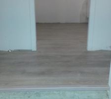 Pose du parquet flottant à l'étage