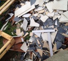 Etat du terrain tout au long de la construction, nous sommes ici en décembre 2017, accès au cellier