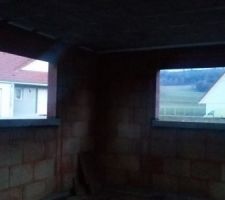 Appuis fen&ecirc;tre pos&eacute; en 1 journee juste apr&egrave;s les tuiles.