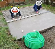 Dalle abri de jardin en cours