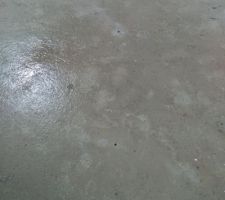 16-11-2017 La dalle b&eacute;ton du vide sanitaire, isol&eacute;e et feraill&eacute;e a &eacute;t&eacute; per&ccedil;&eacute;e par le CDT pour &eacute;vacuer l'eau...