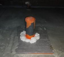 3-12-2017 Chape liquide sur plancher chauffant (d&eacute;tail PVC pour siphon cellier).