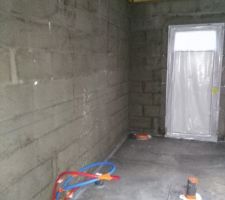 4-12-2017 Chape liquide sur plancher chauffant (d&eacute;tail cellier).