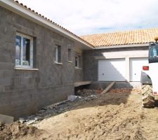 15 mars 2018 pose des fenetres et baies vitrées dans la matinée...chapeau beau travail....enfin