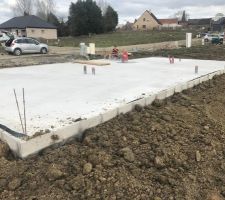 Terre remblayée autour de la dalle!