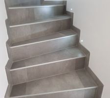 Escalier avec spots