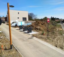 Vue du terrain depuis la rue