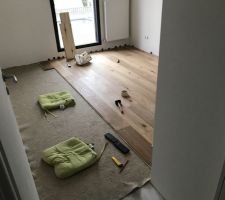 Pose du parquet à l'étage en cours