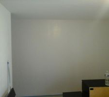 1er couche de peinture dans notre chambre, dulux valentine