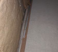 Posé lisse périphérique sur isolant phonique liege