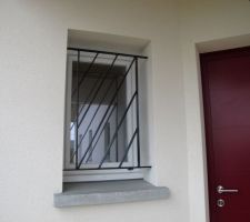 Grille des WC du hall peinte... plus que deux