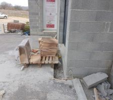 Arase au nouveau des places de parking goudronnée