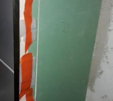 Trappe d'accès WC étage - calage de la partie non collée