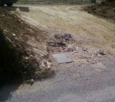 Une fois propriétaire il a fallu faire la demande du regard d'eau et du branchement du tout à l'égout, là encore n'étant pas sur place, le relais des informations s'est fait sans heurts sous la surveillance de notre maitre d'oeuvre. Merci à l'entreprise SAS Pellet rapidité, respect du devis... Rien à dire que du bonheur.
