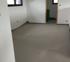 Chape liquide anhydrite coul&eacute;e :-D