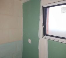 La douche et sa fenêtre