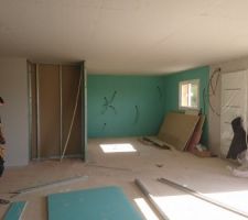 Cloisons en cours de montage : vue séjour et cuisine