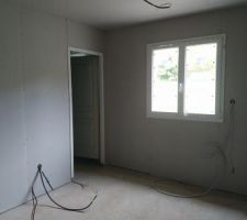 Cloisons posées : chambre 1 et sdb 1