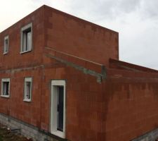 Garage : chaînage cassé puis arase trop basse finalement rehaussée