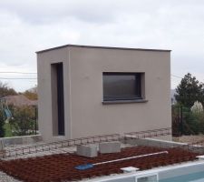 Cr&eacute;pi pool house