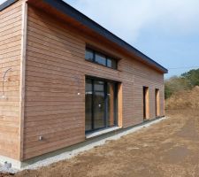 R&eacute;galage des terres autour de la maison