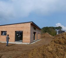 R&eacute;galage des terres autour de la maison