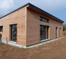 R&eacute;galage des terres autour de la maison