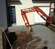 Préparation terrassement de la rampe d?accès garage