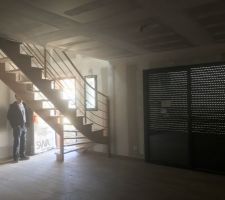 Escalier sans contremarche, limons crémaillère cotés des deux cotés