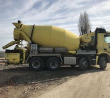 3 bétonnières pour couler la dalle.