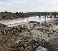 3 bétonnières pour couler la dalle.