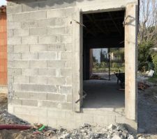 Coffrage porte de service.