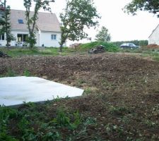 La fin des travaux de mise en forme du terrain.