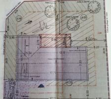 Plan de masse du terrain et de la maison, où est dessinée la future terrasse